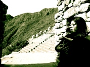Mudra Volteando la Rueda de Dharma en Machu Picchu